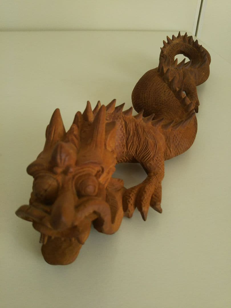 BALI島/白檀の龍神/ナーガの木彫り。