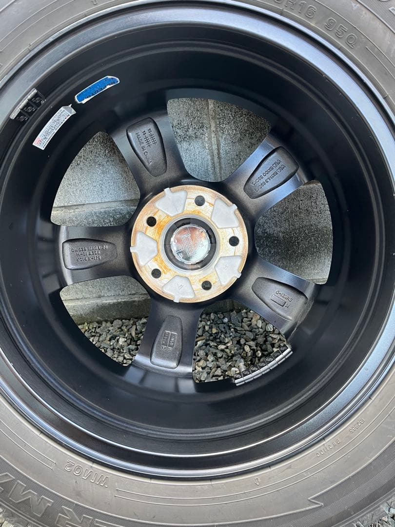 ① Oops　ヴェゼル　215/60R/16 ウィンターマックス02