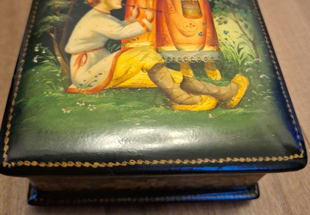 パレフ (ロシアの細密画を施した小箱)　大