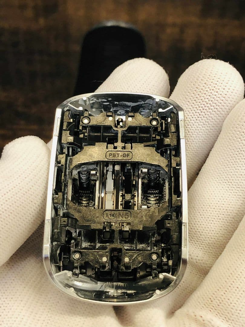 【美品】BRAUN S9 9095ccメンズ電気シェーバー ブラウンシェーバー