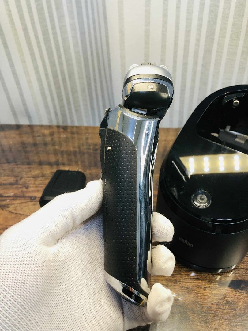 【美品】BRAUN S9 9095ccメンズ電気シェーバー ブラウンシェーバー