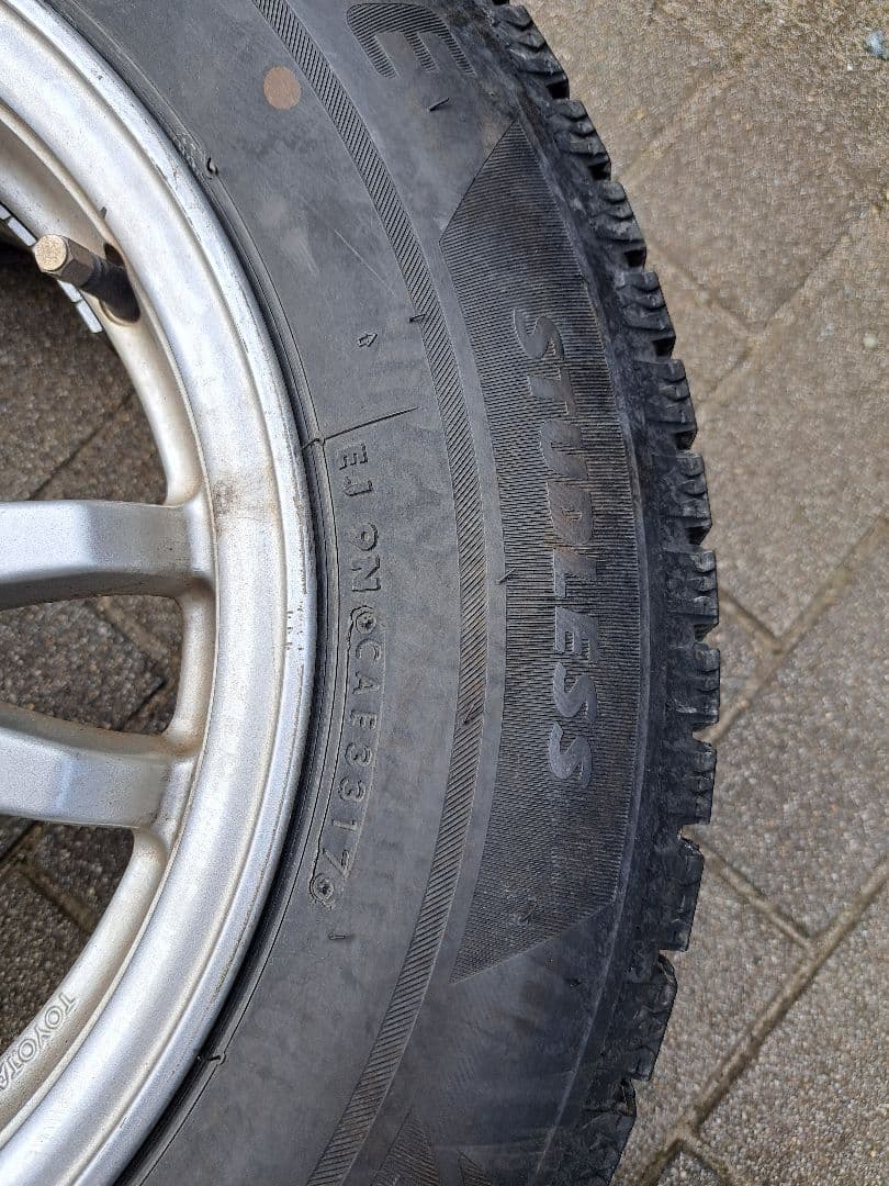 15インチ スタッドレスタイヤ アルミホイールセット　ブリジストン　プリウス