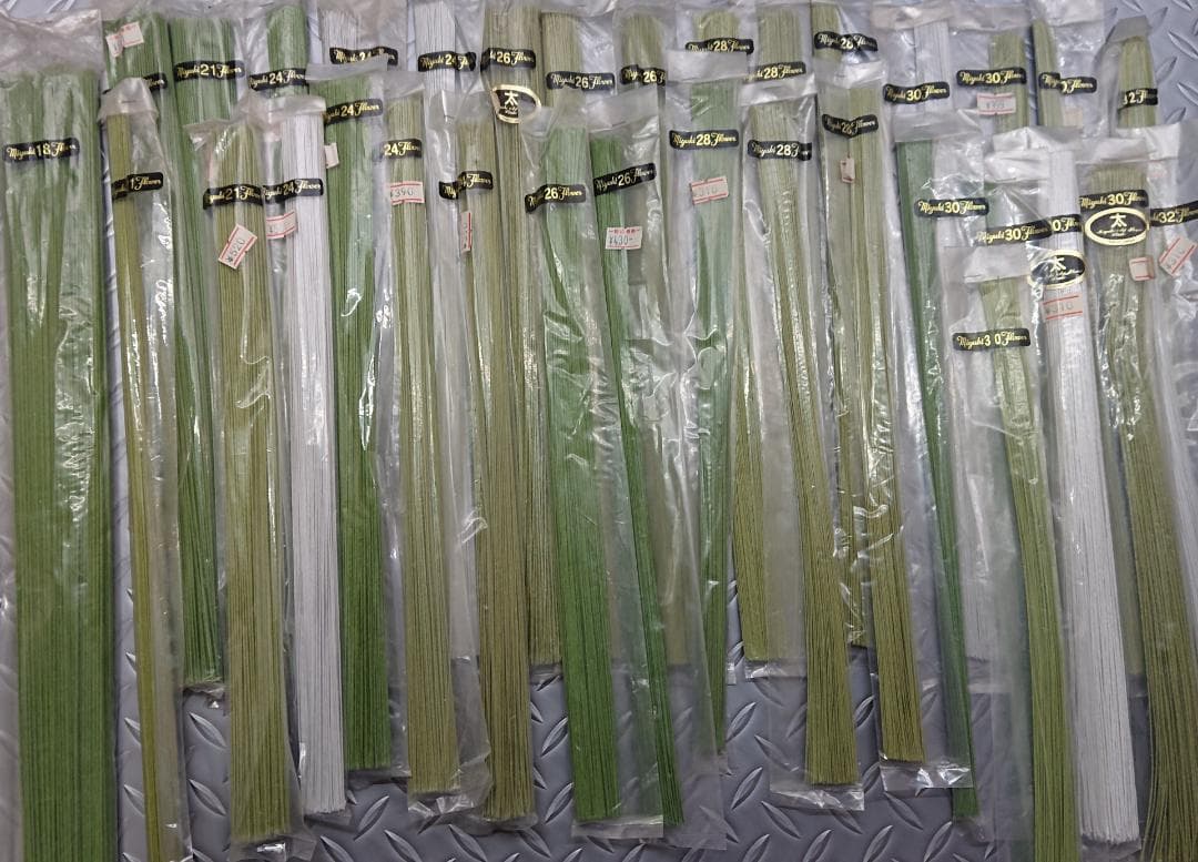 飯田深雪アートフラワーワイヤー 32束　18～32サイズまで　未開封の物33束⑭