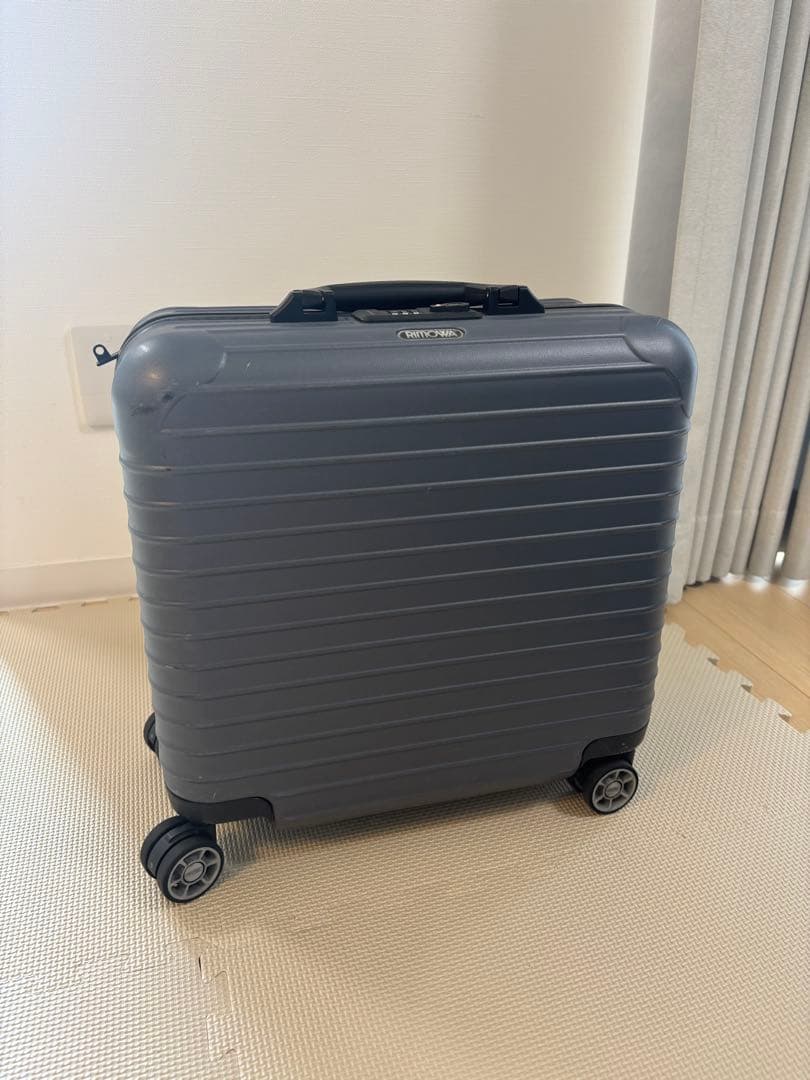 RIMOWA グレー キャリーケース