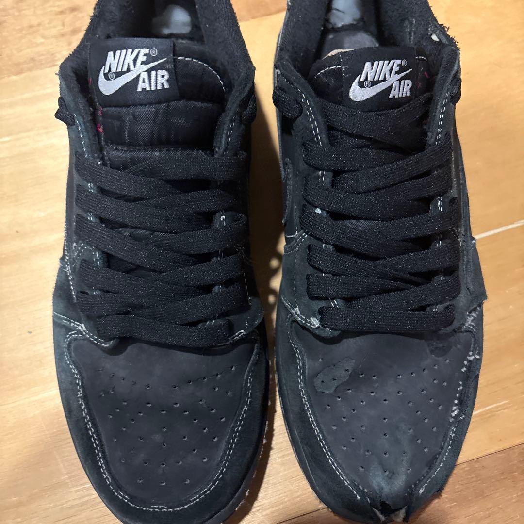 Nike Air ブラックスニーカーハウスとダスト様