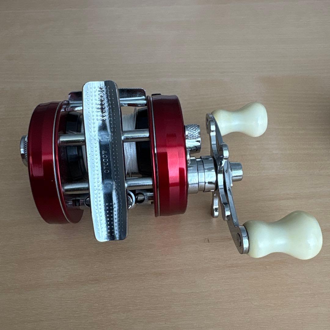 美品　ABU Ambassadeur 2500c RED