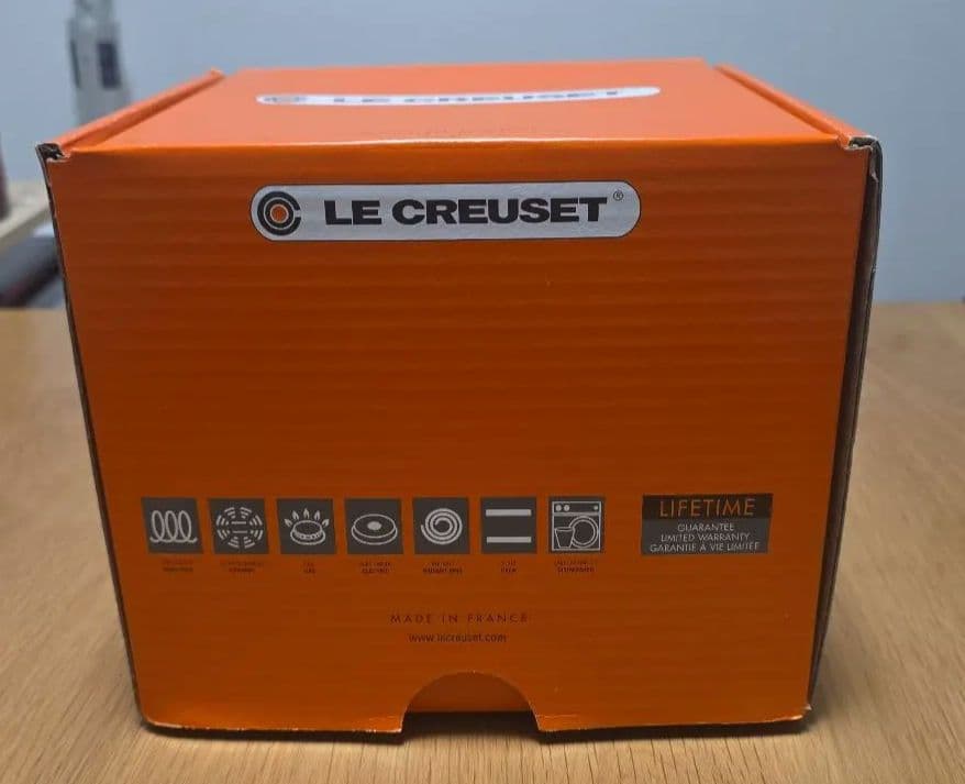 【新品未使用】ル・クルーゼ ココット エブリィ 18 限定色フィグ シルバーノブ