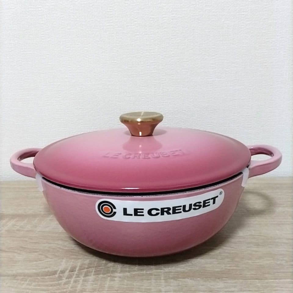 【新品】ル・クルーゼ マルミット 22cm 限定カラー ベリー　ゴールドツマミ