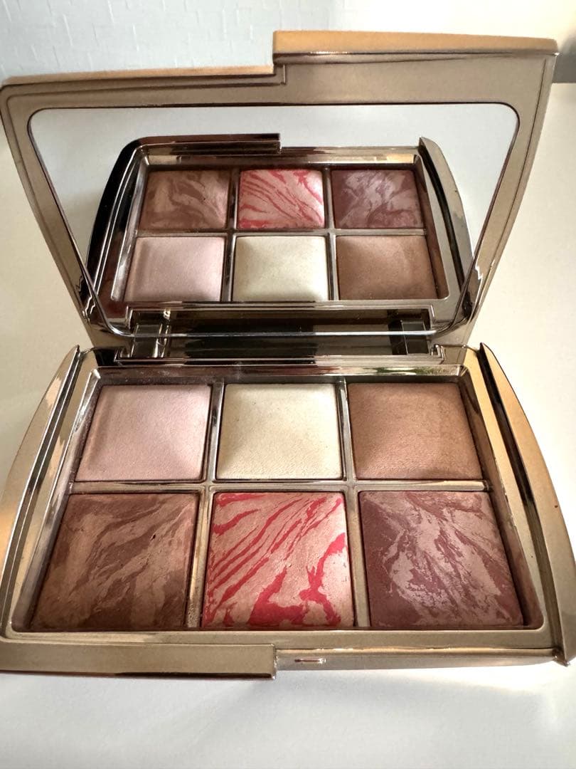 HOURGLASS AMBIENT LIGHTNING EDIT パレット