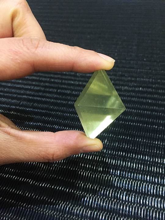 希少☆リビアングラス ピラミッド型