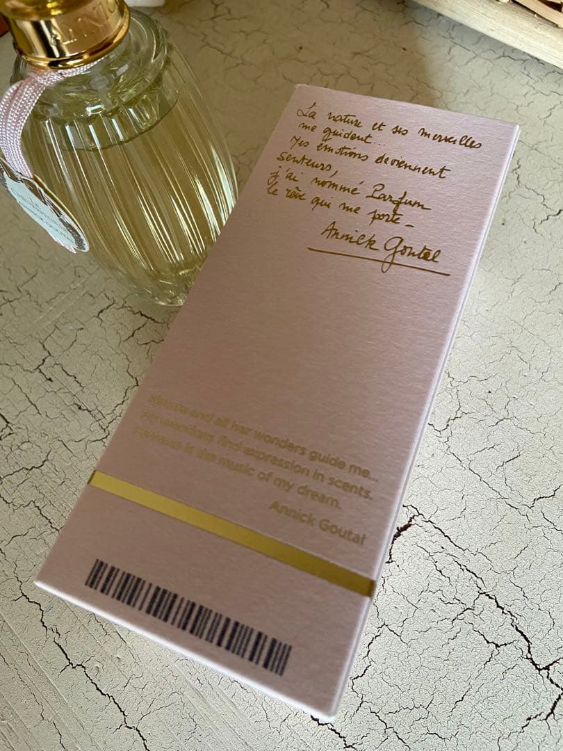 ル　シェブルフイユ　オードトワレ