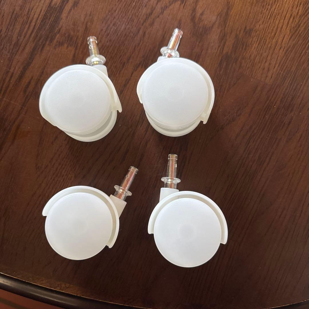 衣装ケースキャスター4個入り