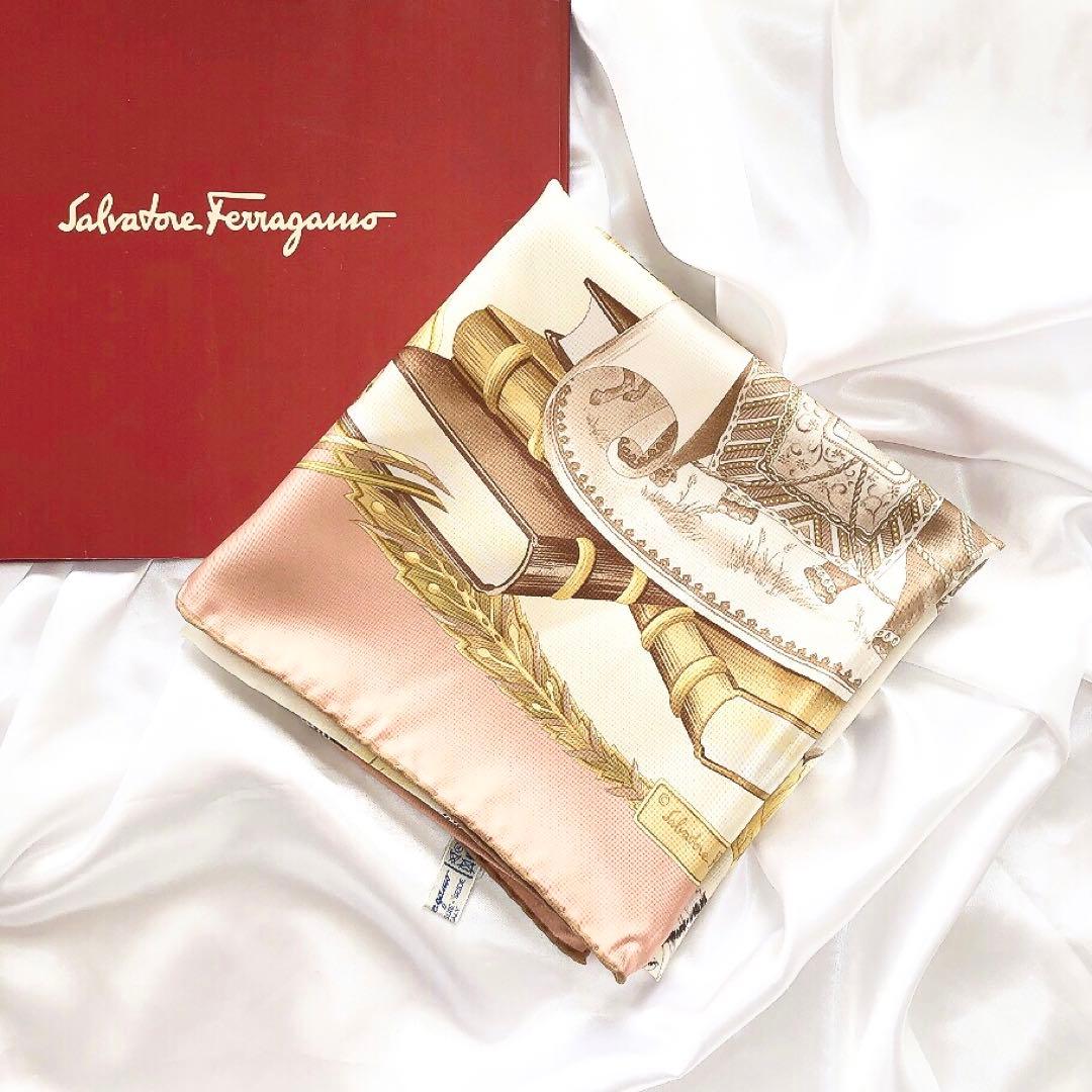 Ferragamo*フェラガモ　大判スカーフ　シルク100%　虎　アニマル