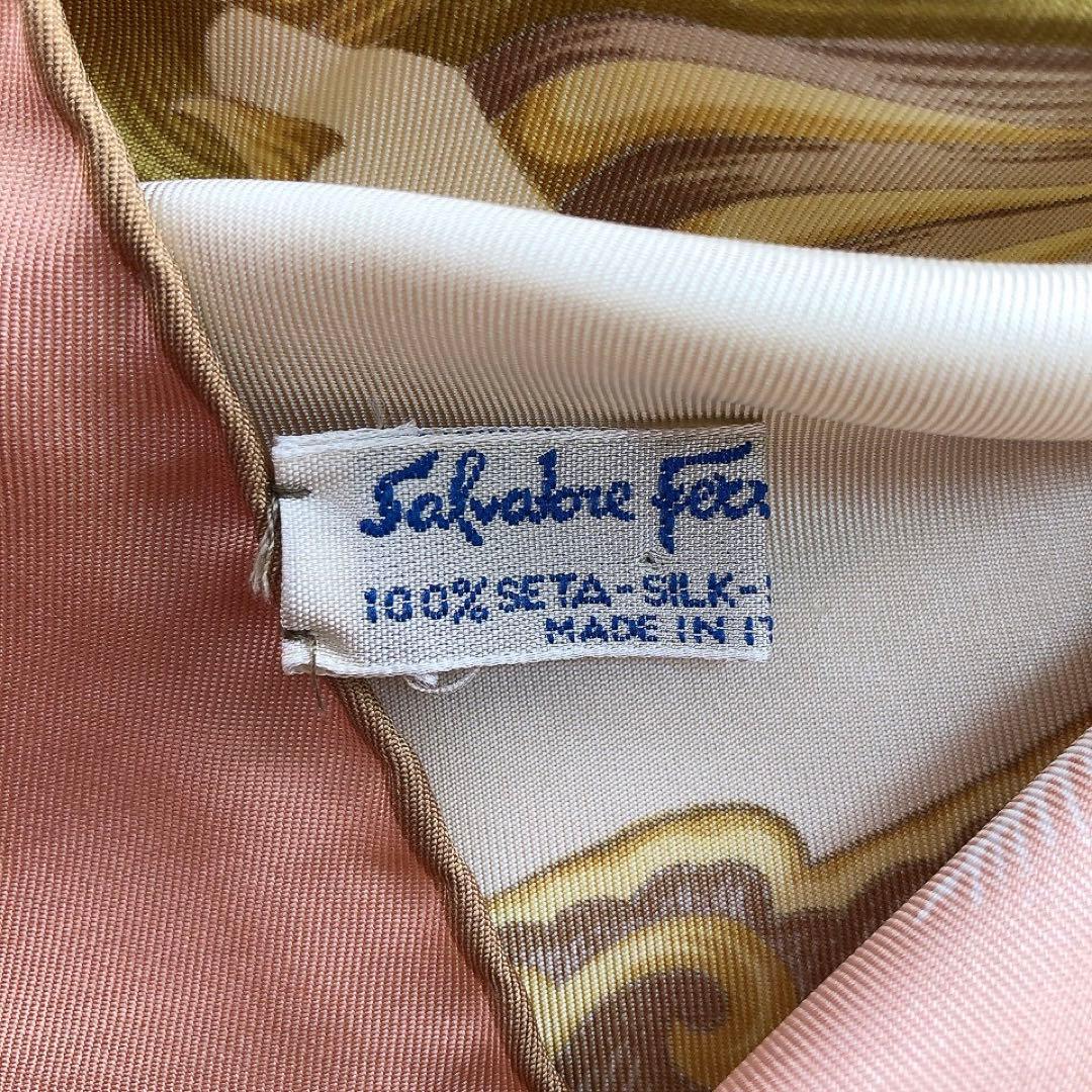 Ferragamo*フェラガモ　大判スカーフ　シルク100%　虎　アニマル