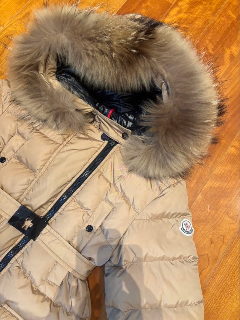 モンクレール　ベージュ ダウンジャケット ファー付き