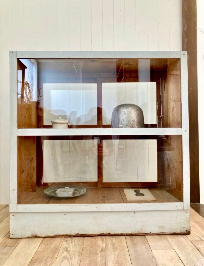 パン屋さんで使われていたガラスケース