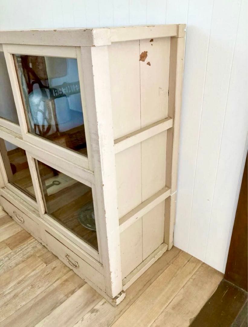 パン屋さんで使われていたガラスケース