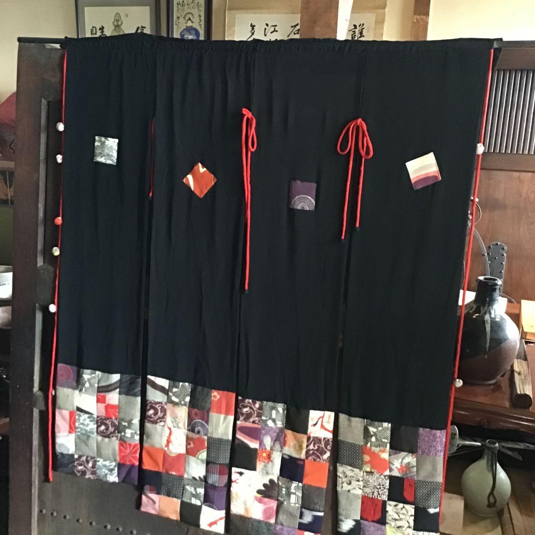作家物　縮緬で作った暖簾　古布　リメイク　アンティーク