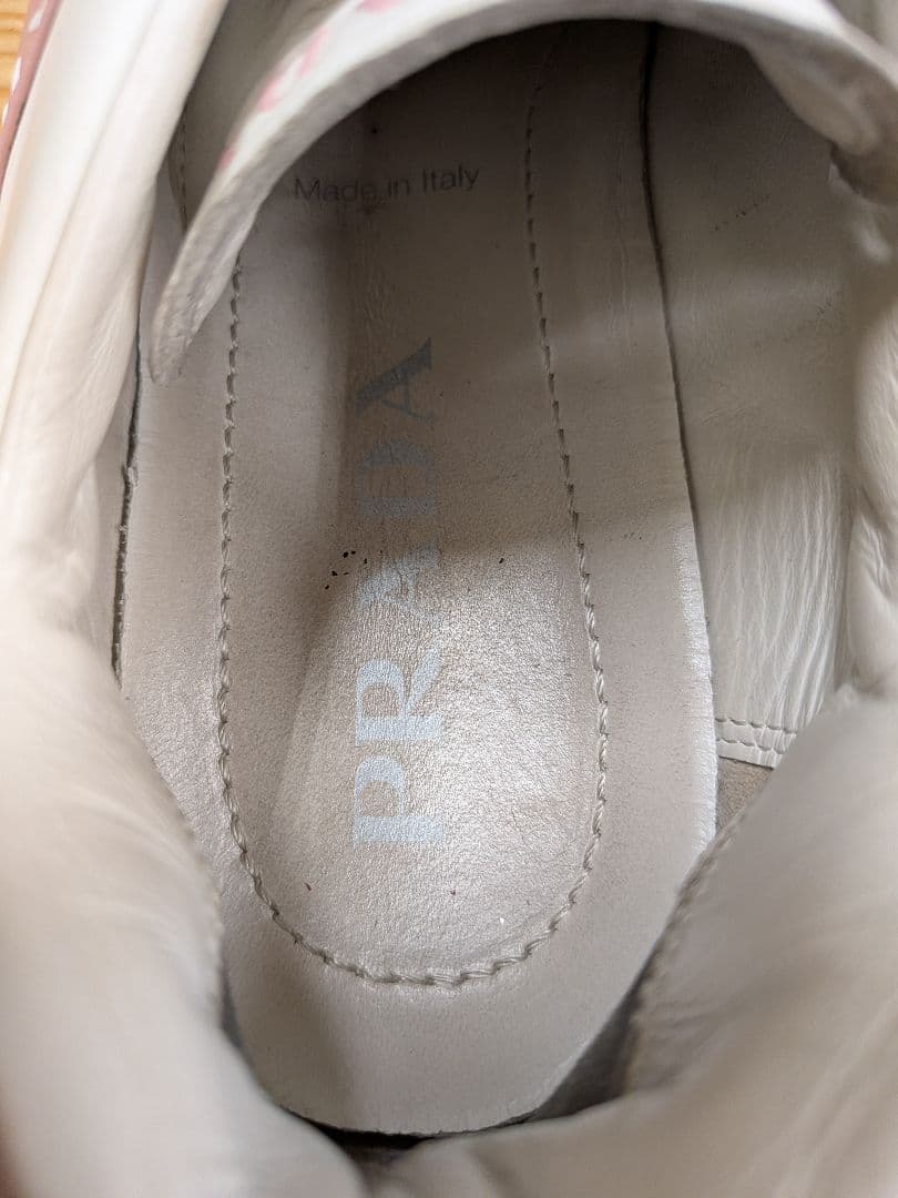 PRADA　レザースニーカー　イタリア製