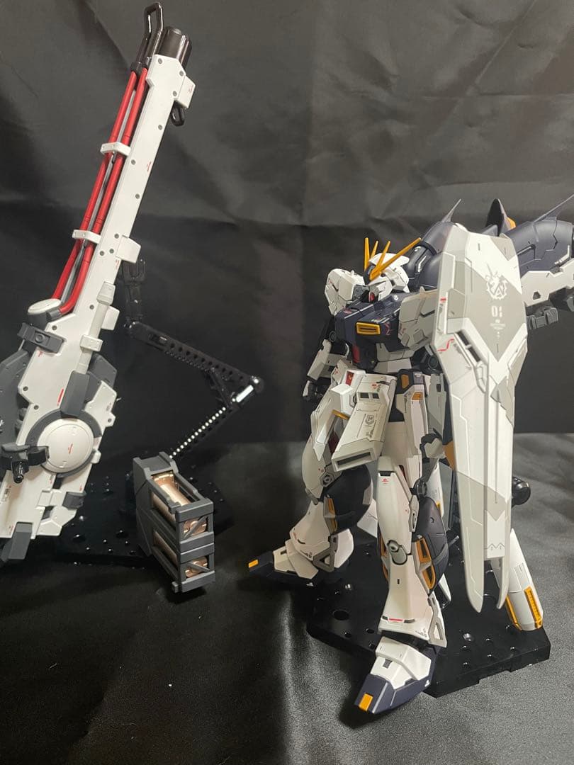 RG Hi-νガンダム 全塗装 完成品 νガンダムカラー