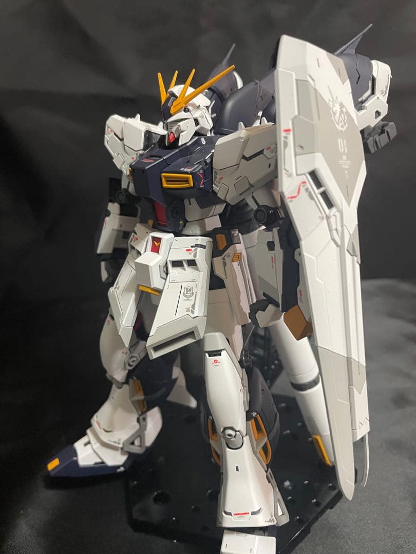 RG Hi-νガンダム 全塗装 完成品 νガンダムカラー