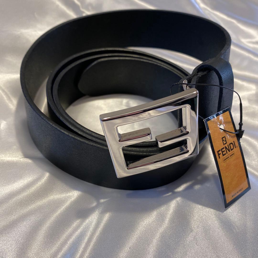 極美品FENDI イタリア製ブラックレザーロゴベルト　ズッカ柄　Zucca
