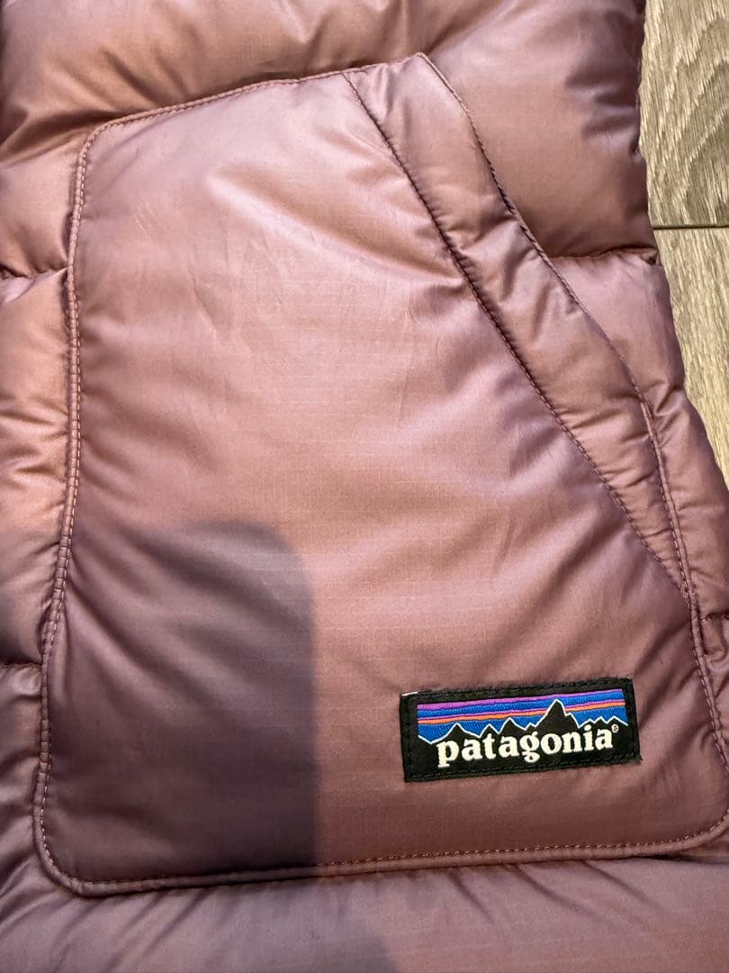 パタゴニア フード付きダウンベスト 紫　XS