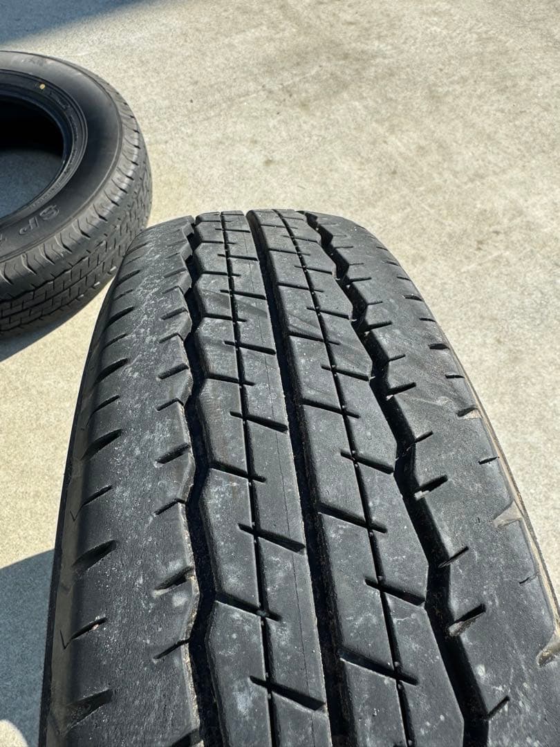 2025年式ハイエース4千Km走行外し　純正タイヤ 175/60R15 4本