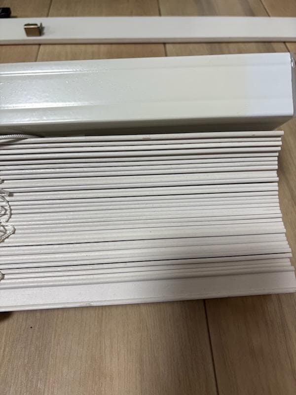 木製ブラインド　ホワイト　159×110　1枚