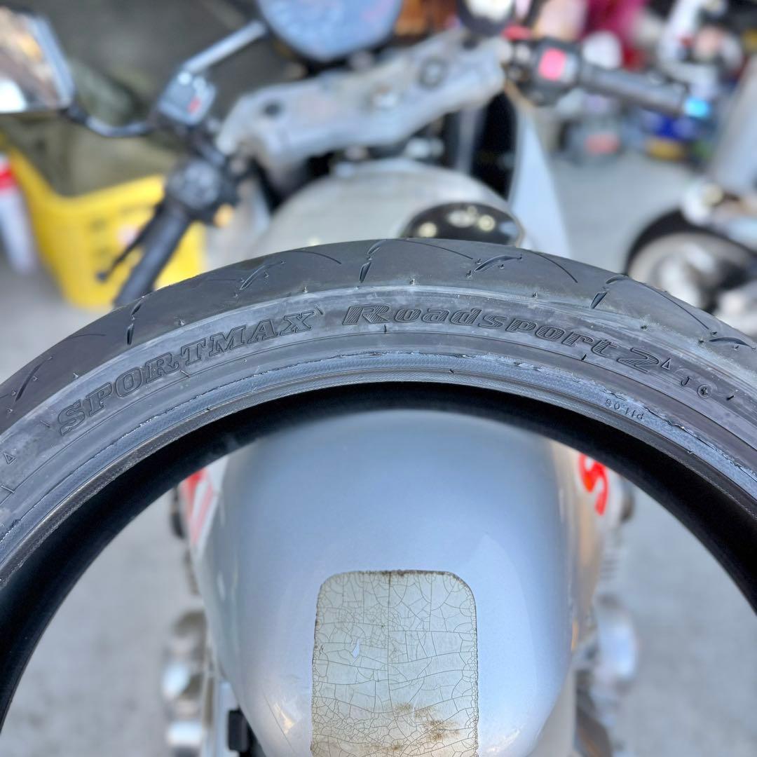 タイヤ 新品　前後2本セット　SPORTMAX Roadsport 2