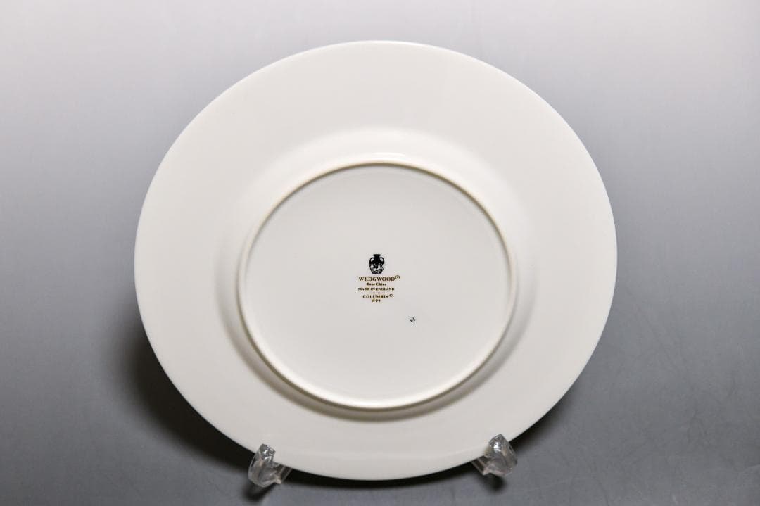 現品限り ウェッジウッド コロンビアパウダー ルビー プレート 23㎝ 廃盤品
