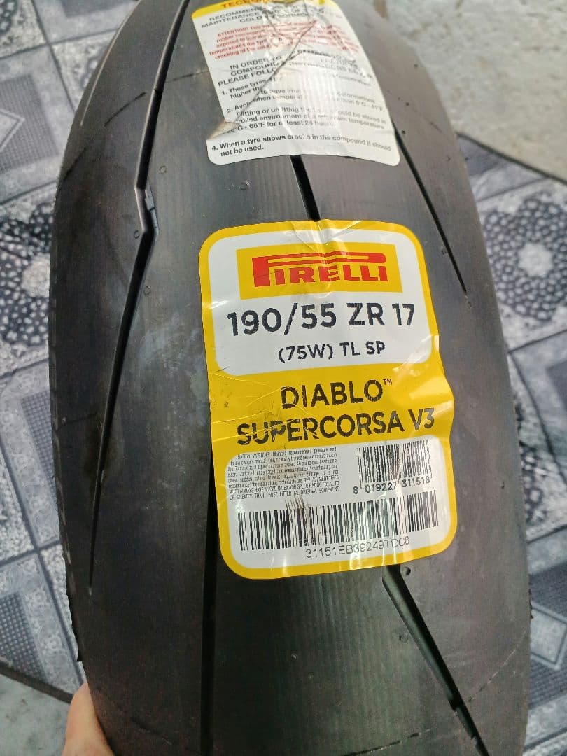 ピレリ　スーパーコルサV3 SP 190/55ZR17新品！