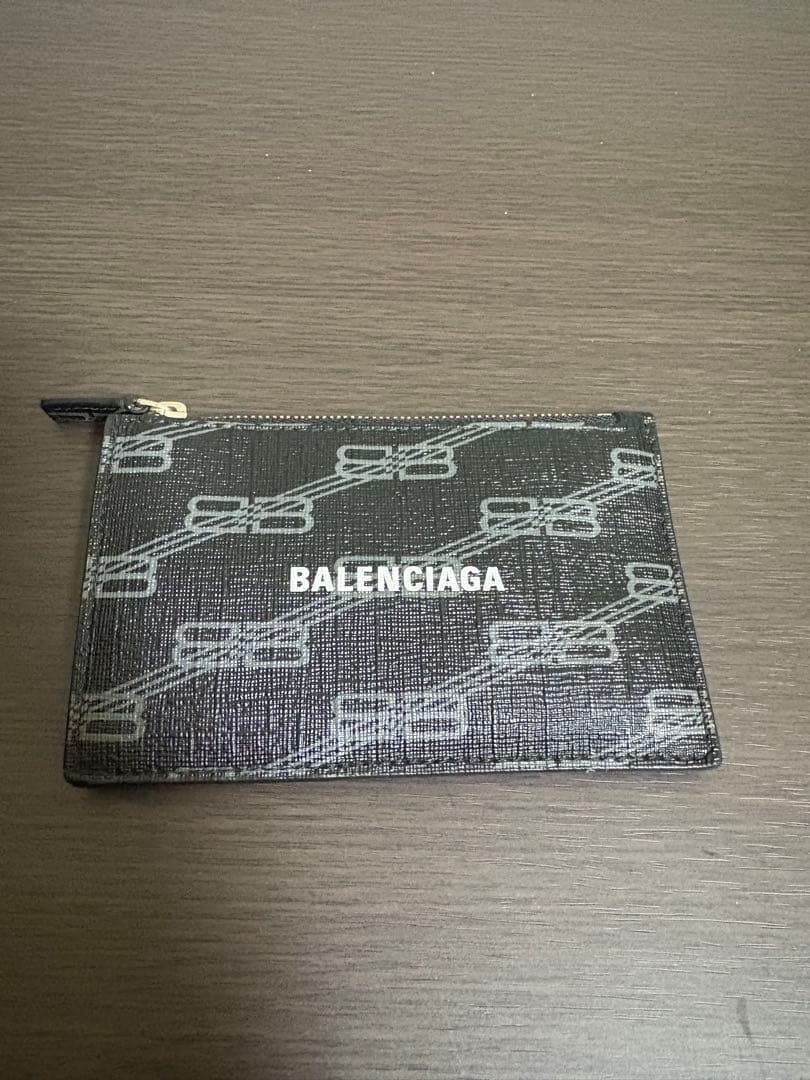 BALENCIAGA ケース ブラック(ひなた)