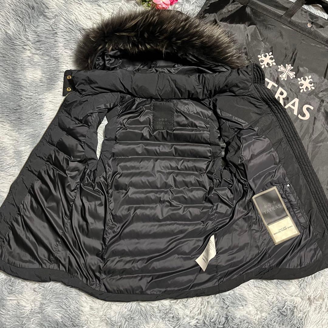 美品 TATRAS オルシエラ ダウンベスト ラクーンファー　3way 黒　02