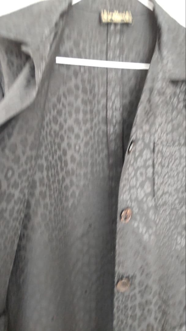 FENDIのショートコート、黒地に地紋入り、madeinItaly