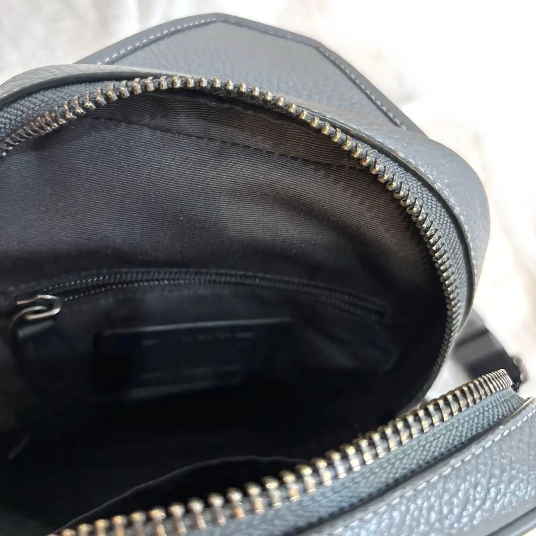 coach コーチ　メンズボディバッグ　ショルダーバッグ　美品　グレーレザー