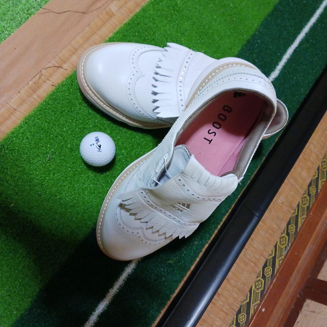 ゴルフシューズ新品未使用です、サイズ違いで購入しました、箱はありません。