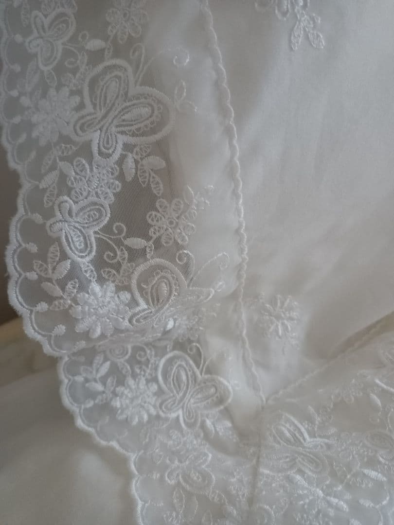 ✤アイボリーホワイト　 フリル　 シングル布団カバー＆枕カバー　 蝶・花刺繍✤