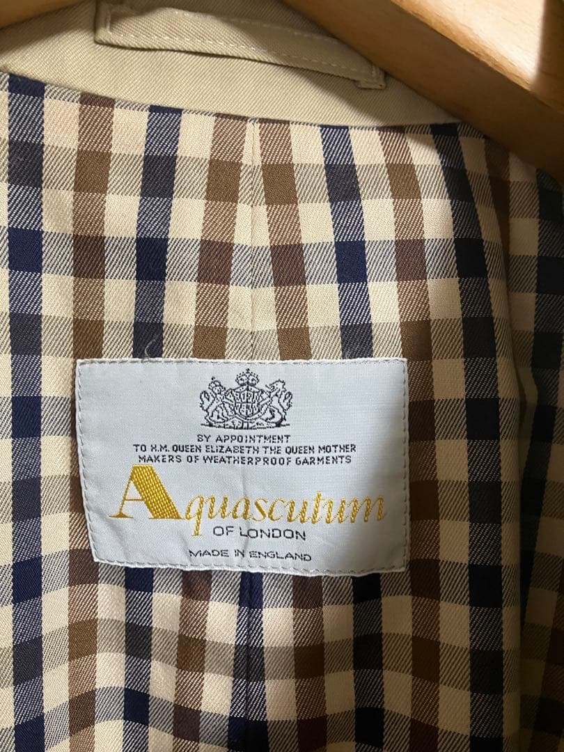 アクアスキュータム　ステンカラーコート　大きなサイズ