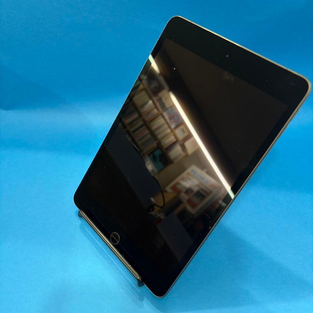 iPad Mini 第5世代 Wi-Fi Cellular 64GB スター