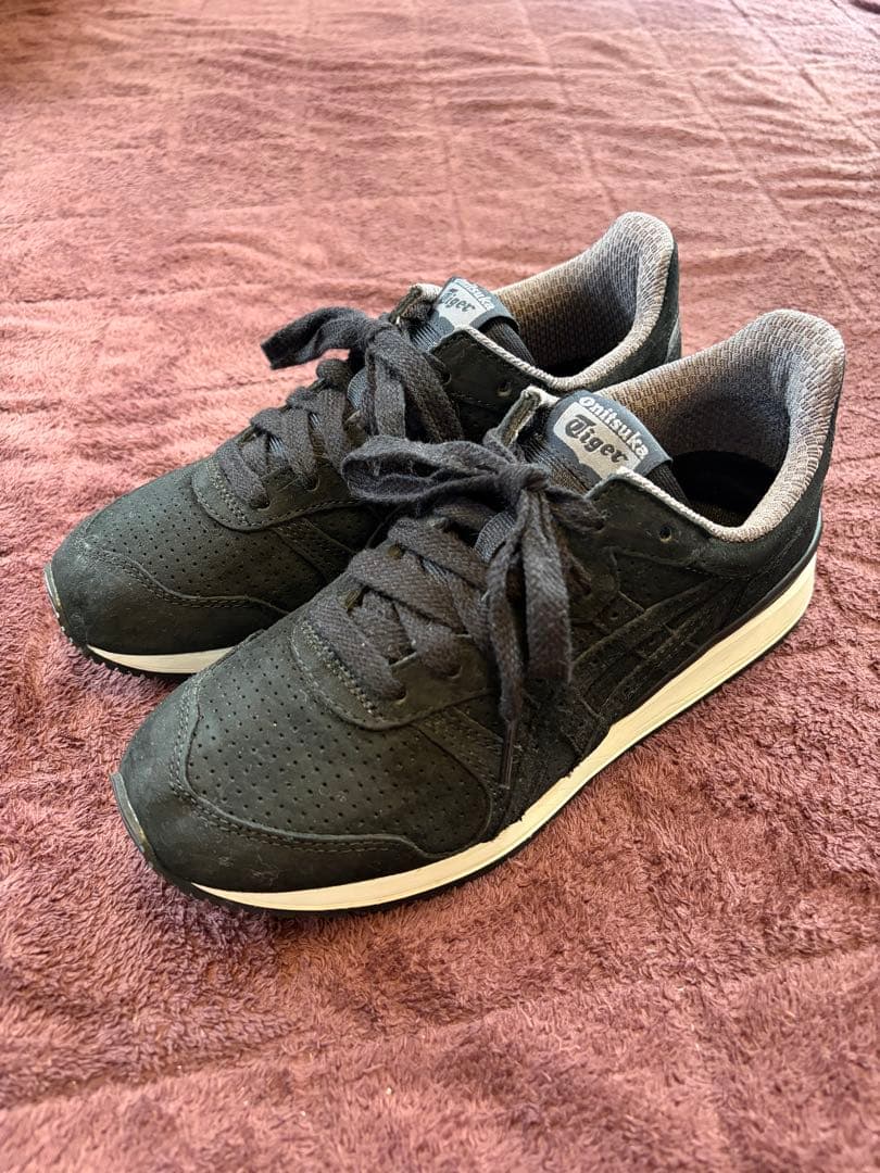 オニツカタイガー　ブラック スニーカー 25㎝