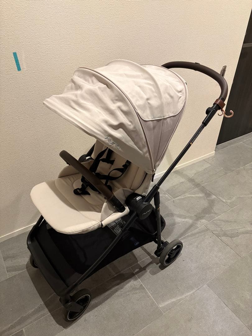 2025年製　ヌナ ベビーカー イクサネクスト