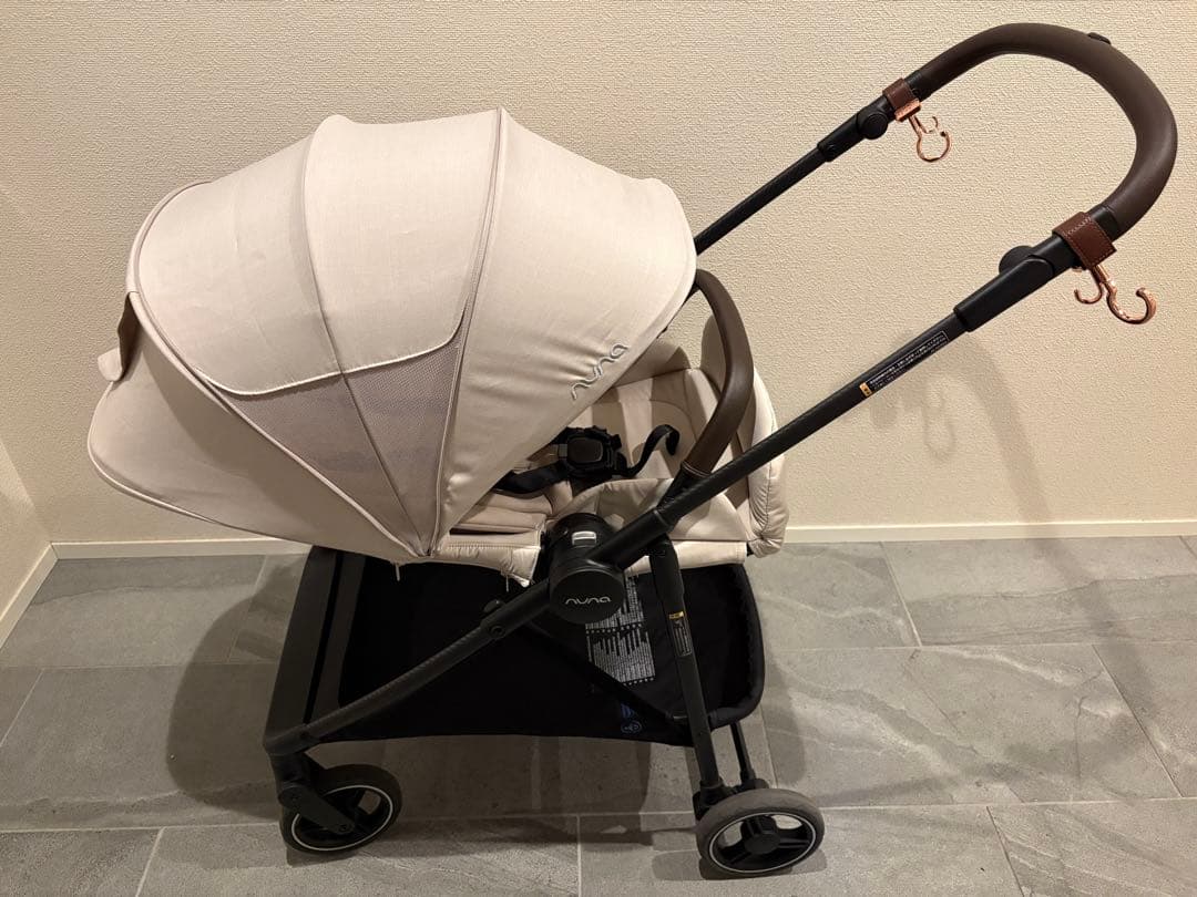 2025年製　ヌナ ベビーカー イクサネクスト