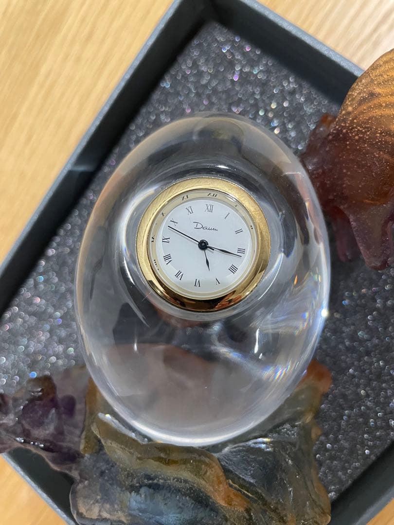 Doum ドーム　クリスタル　ガラス　蝶の装飾付き置時計 卵型