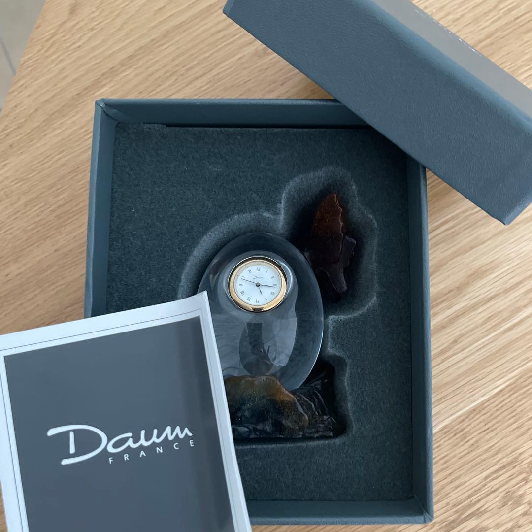 Doum ドーム　クリスタル　ガラス　蝶の装飾付き置時計 卵型