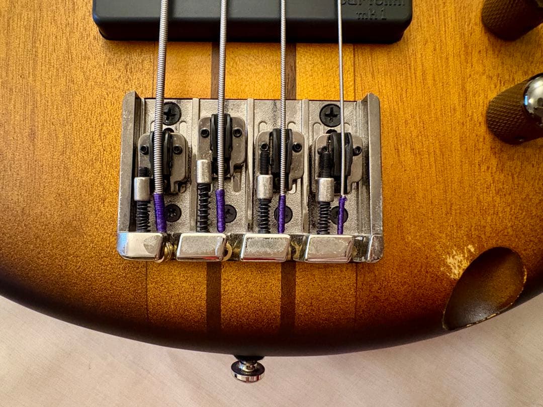 【中古品】SRF700 サンバースト エレキベース