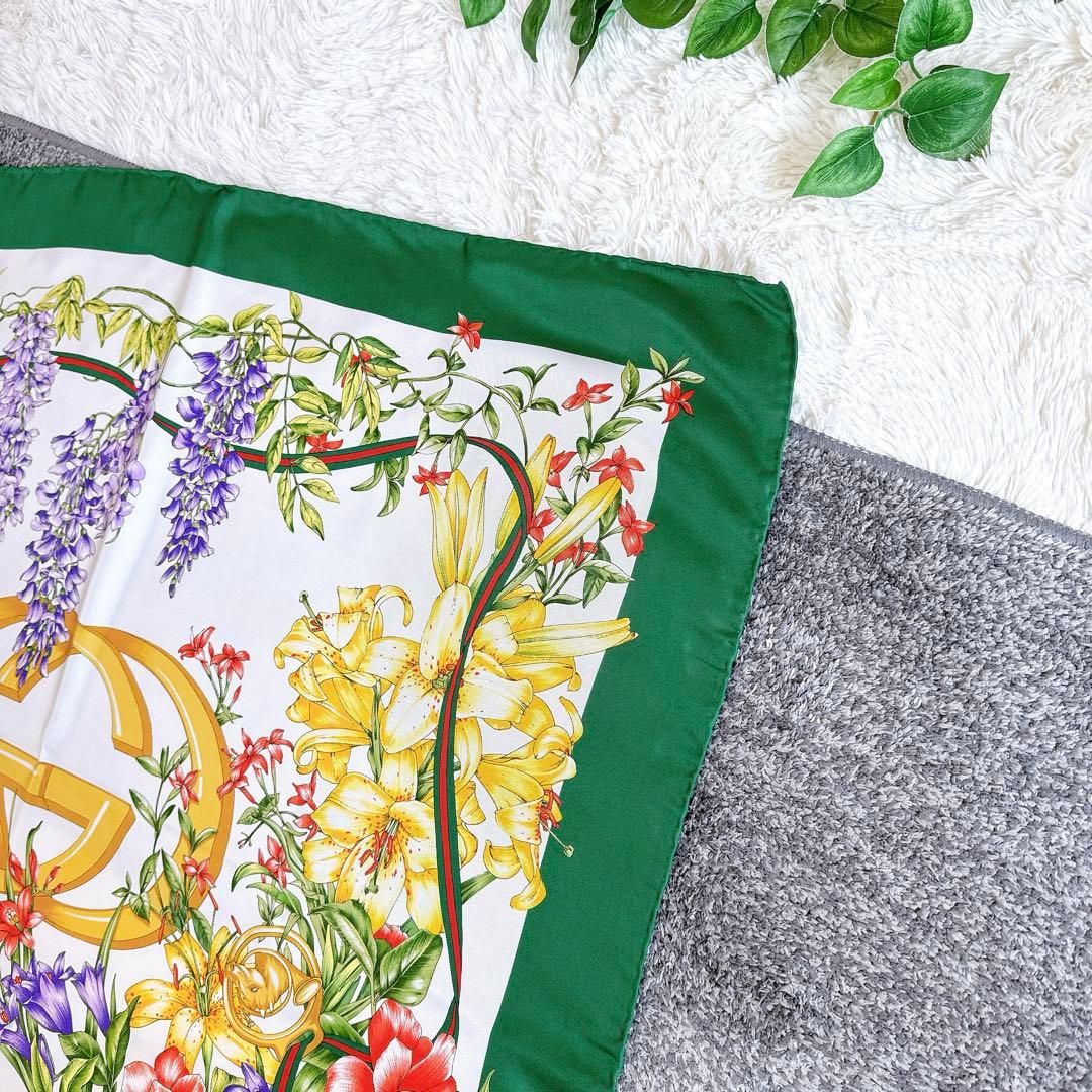 良品　グッチ　スカーフ　インターロッキング　花柄　フラワー柄　グリーン　シルク