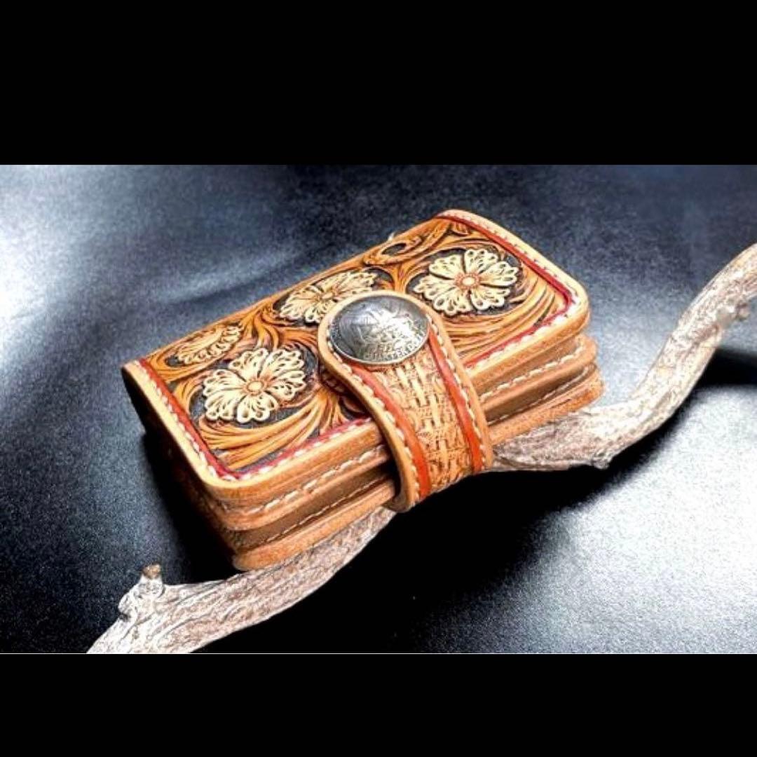 ままたん様オーダー　レザーカービング ミニウォレットワイド/カエル