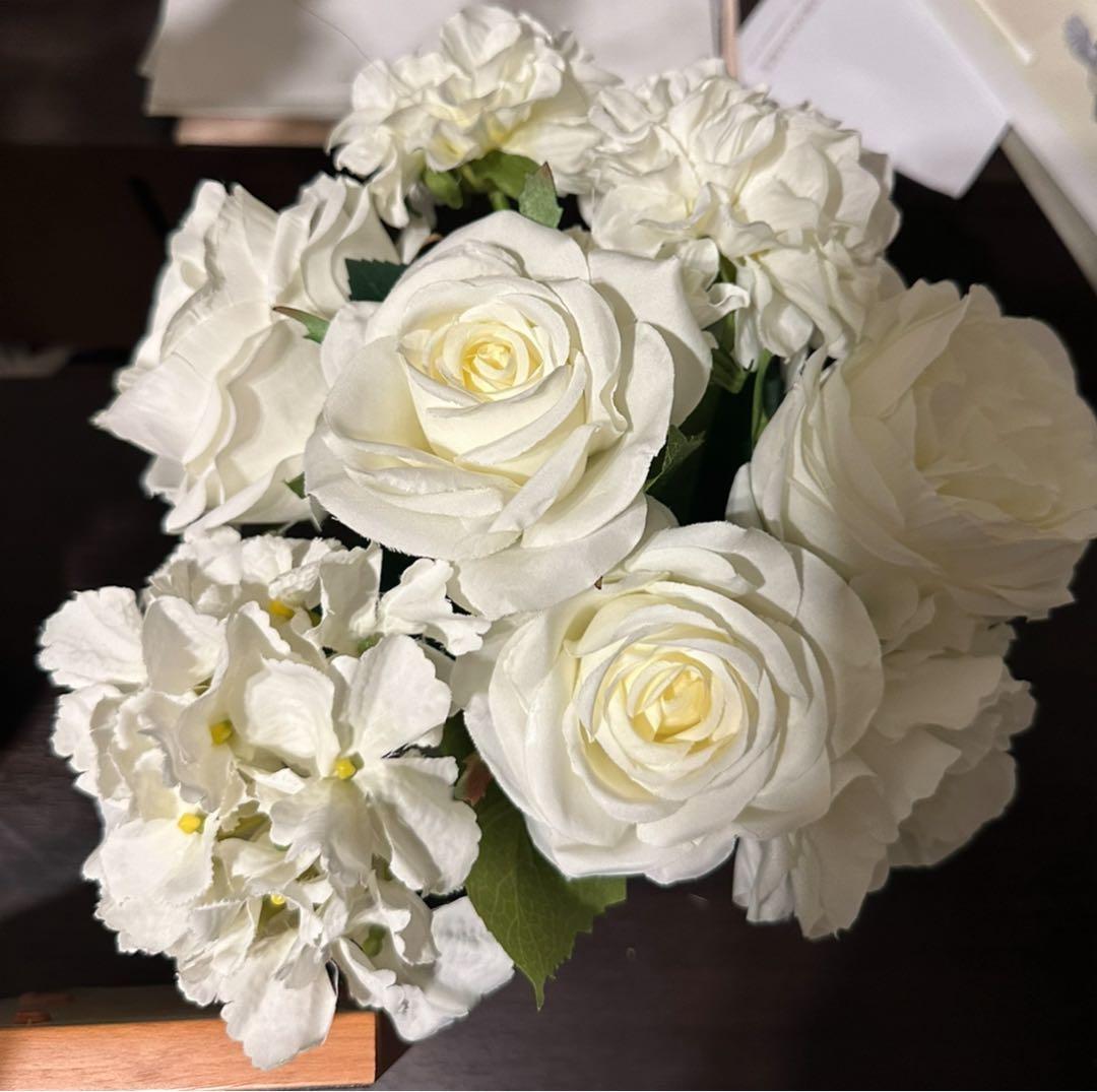 イーストサイドトーキョー　アーティフィシャルフラワー　ブーケ　結婚式　ホワイト