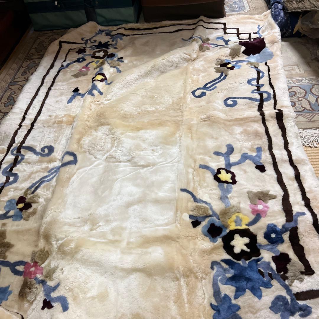 昭和レトロな花柄刺繍ムートンシーツ